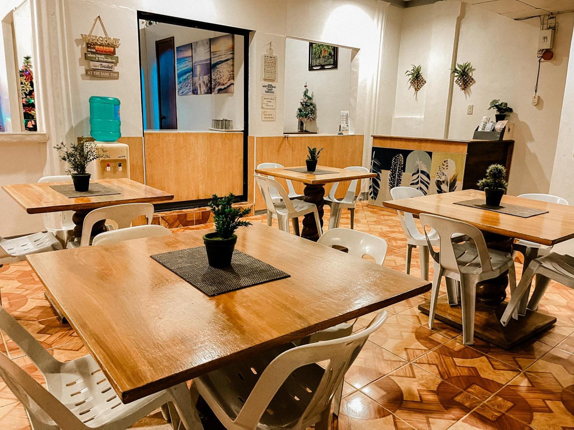 Mario'S Travellers Inn 코른 외부 사진