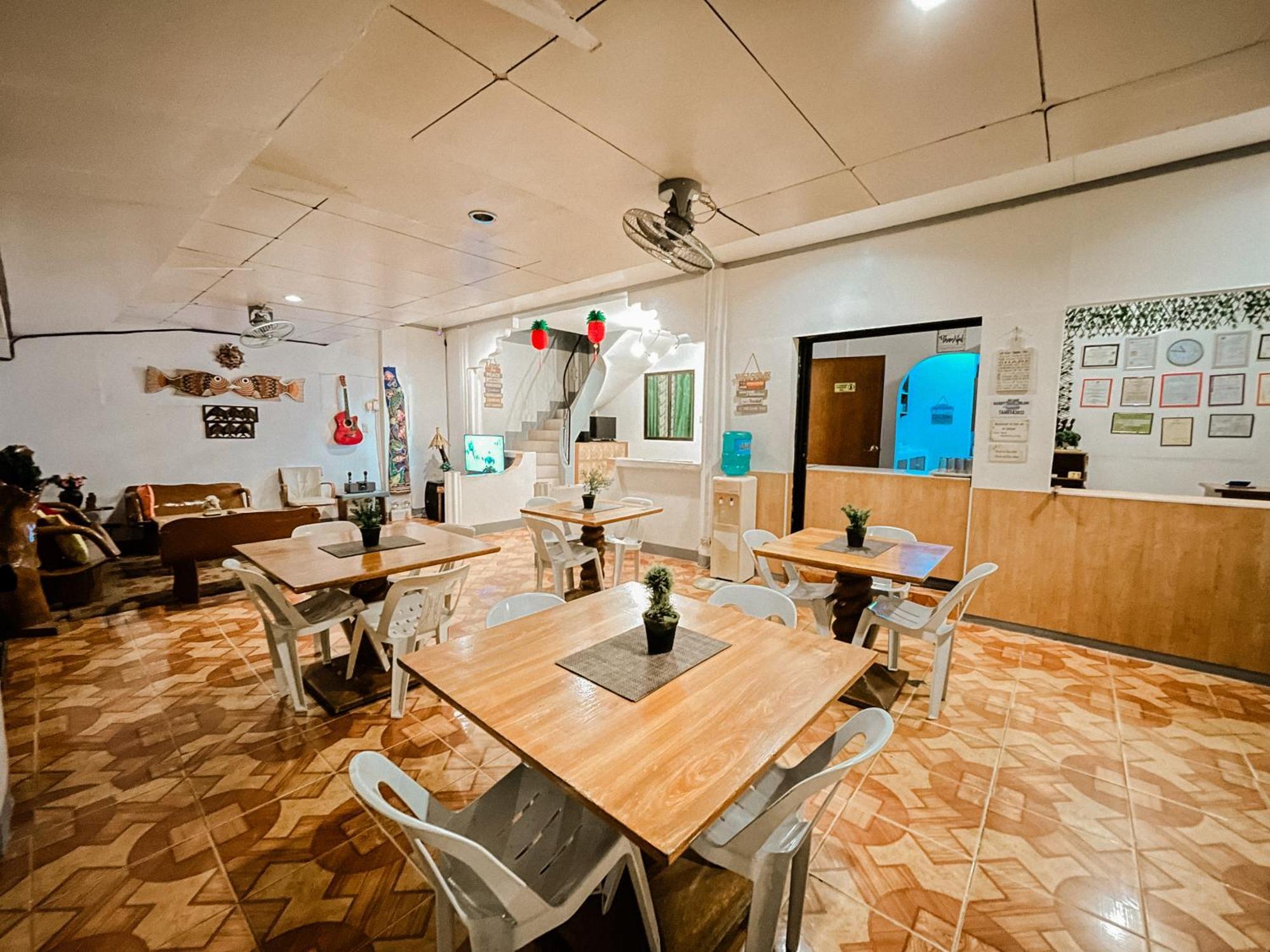 Mario'S Travellers Inn 코른 외부 사진